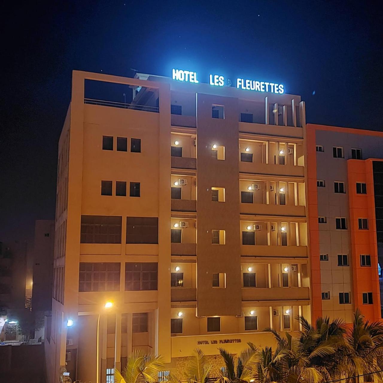 Hotel Les Fleurettes 瓦加杜古 外观 照片